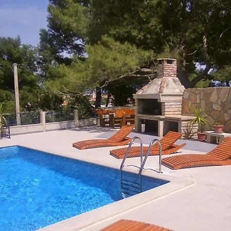Prázdninový dům Seaside Family Friendly House With A Swimming Pool Puntinak, Brac - 767 Selca (Brac)