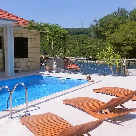 Prázdninový dům Seaside Family Friendly House With A Swimming Pool Puntinak, Brac - 767 Selca (Brac)